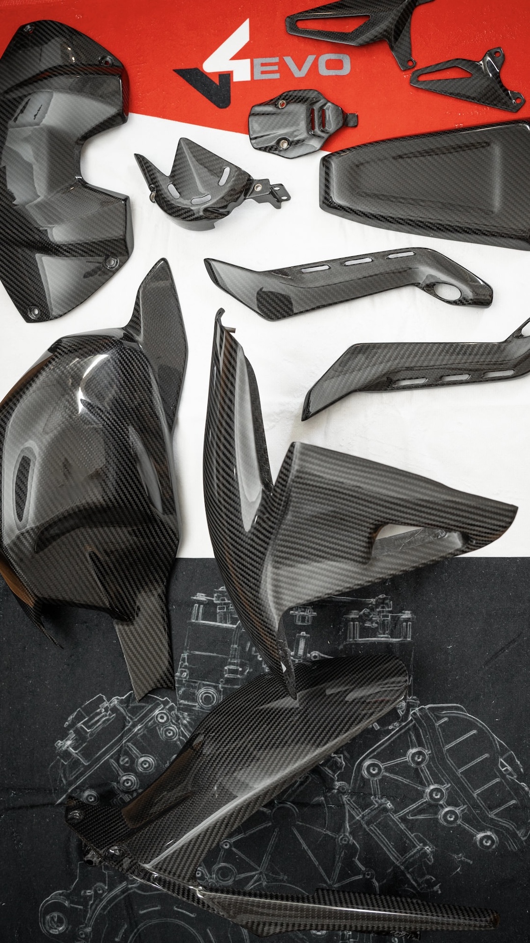 DUCATI PANIGALE V4 CARBON FIBER
