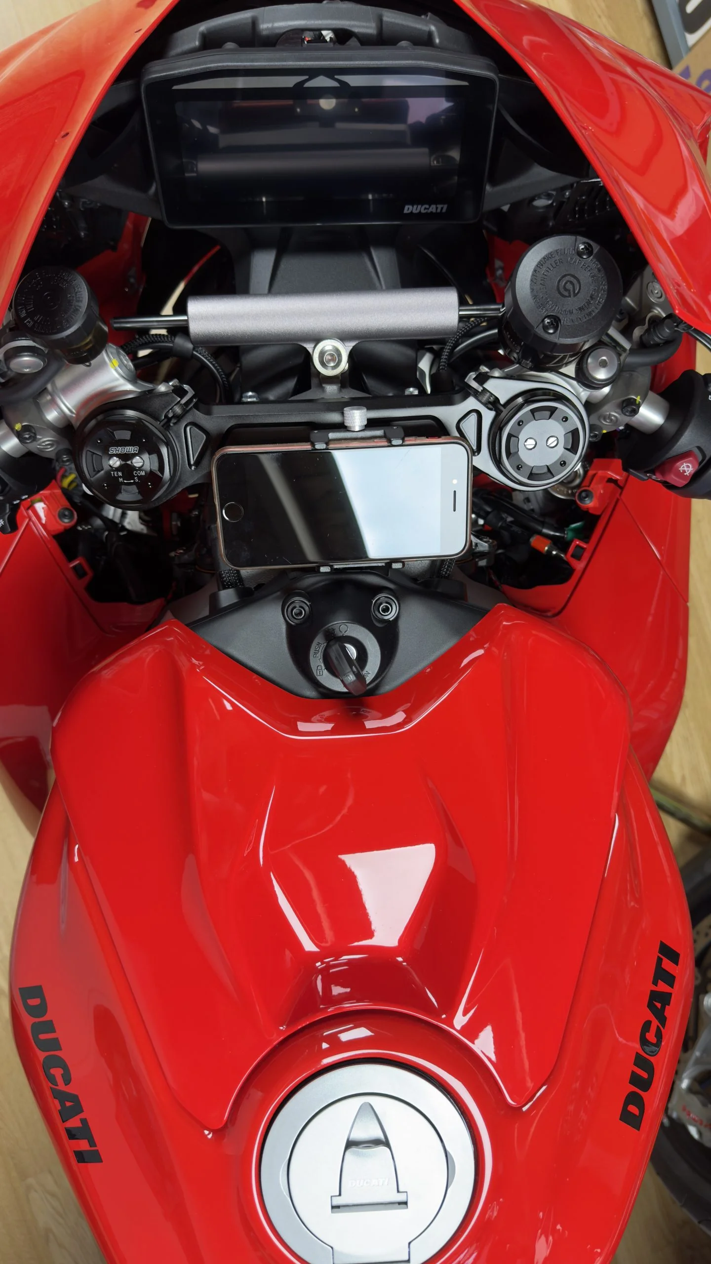 Ducati Panigale V4 My2025 Steering Triple Clamp Phone Mount