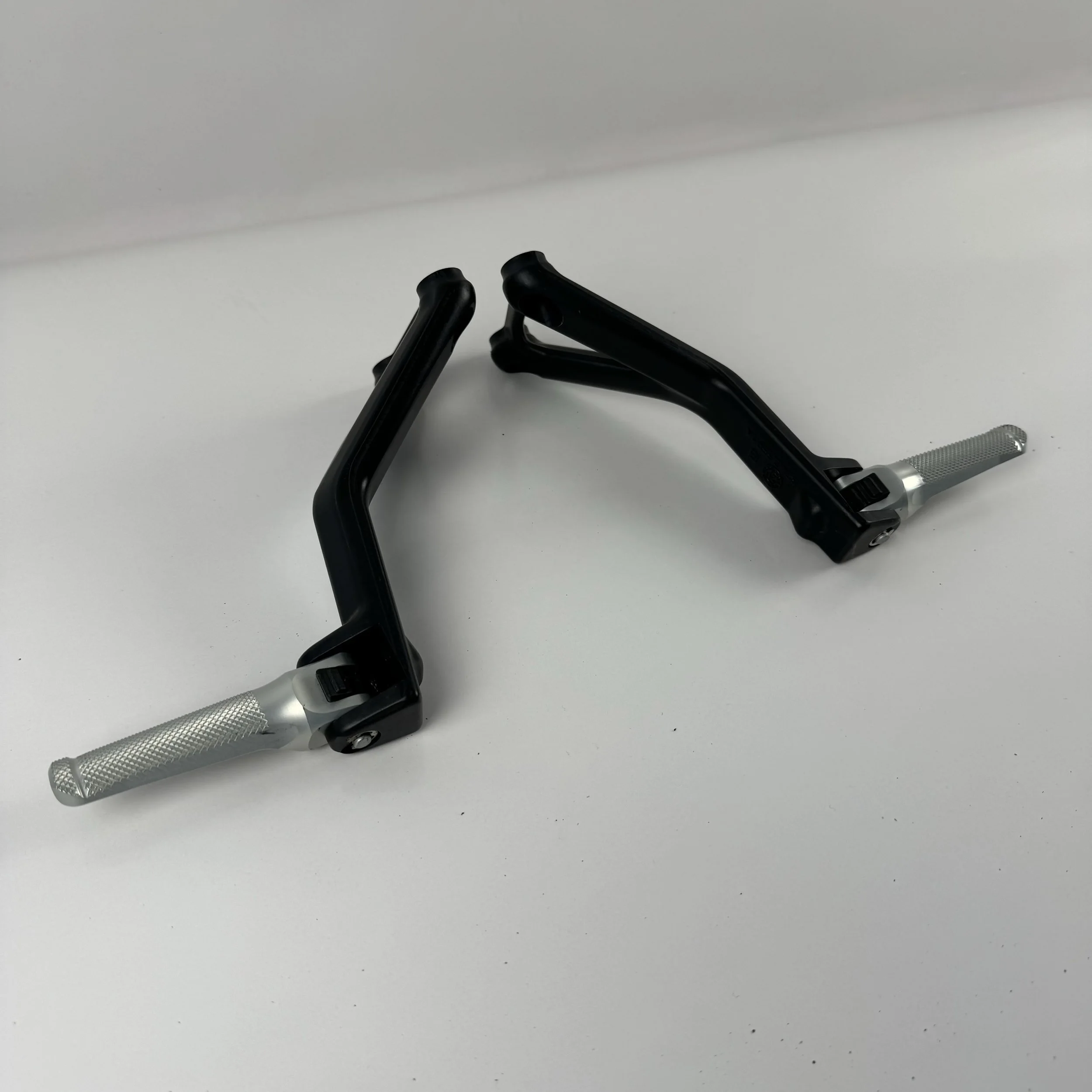 Passenger Foot Pegs & Brackets - Panigale / Streetfighter